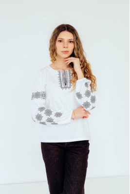 Вишиванка жіноча